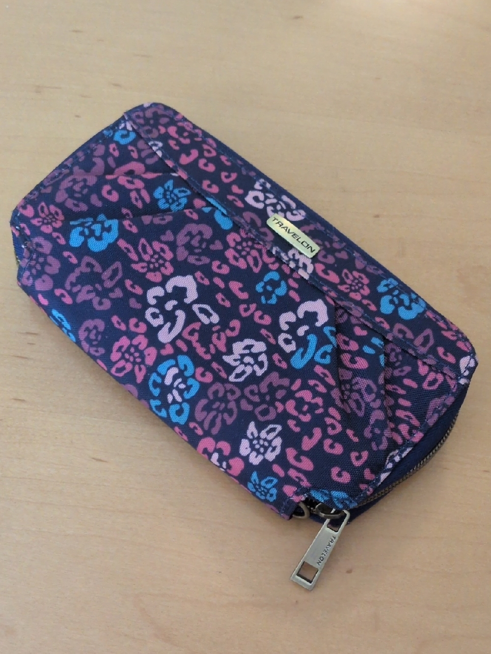 Travelon Zip-around Wallet